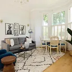 The West Hill Place - Dazzling 2Bdr Flat